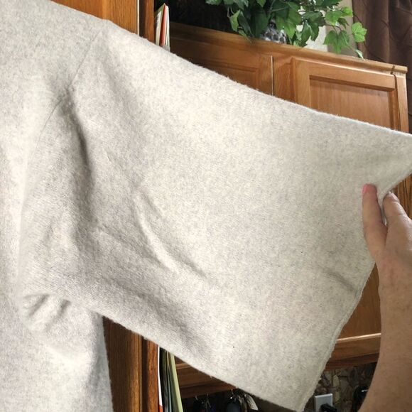 BCBGMAXAZRIA Masha Knit Kimono Merino Wool Blend Oversized V-Neck Sweater - XS - Picture 10 of 15